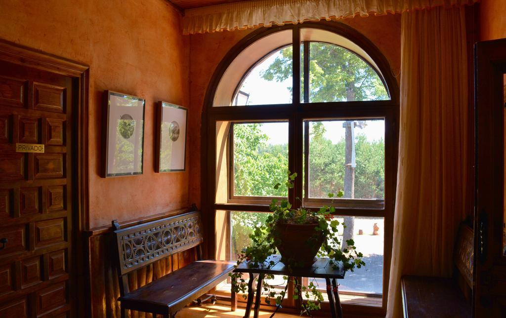 Hospedium Hostal Almanzor Navarredonda de Gredos Exterior photo