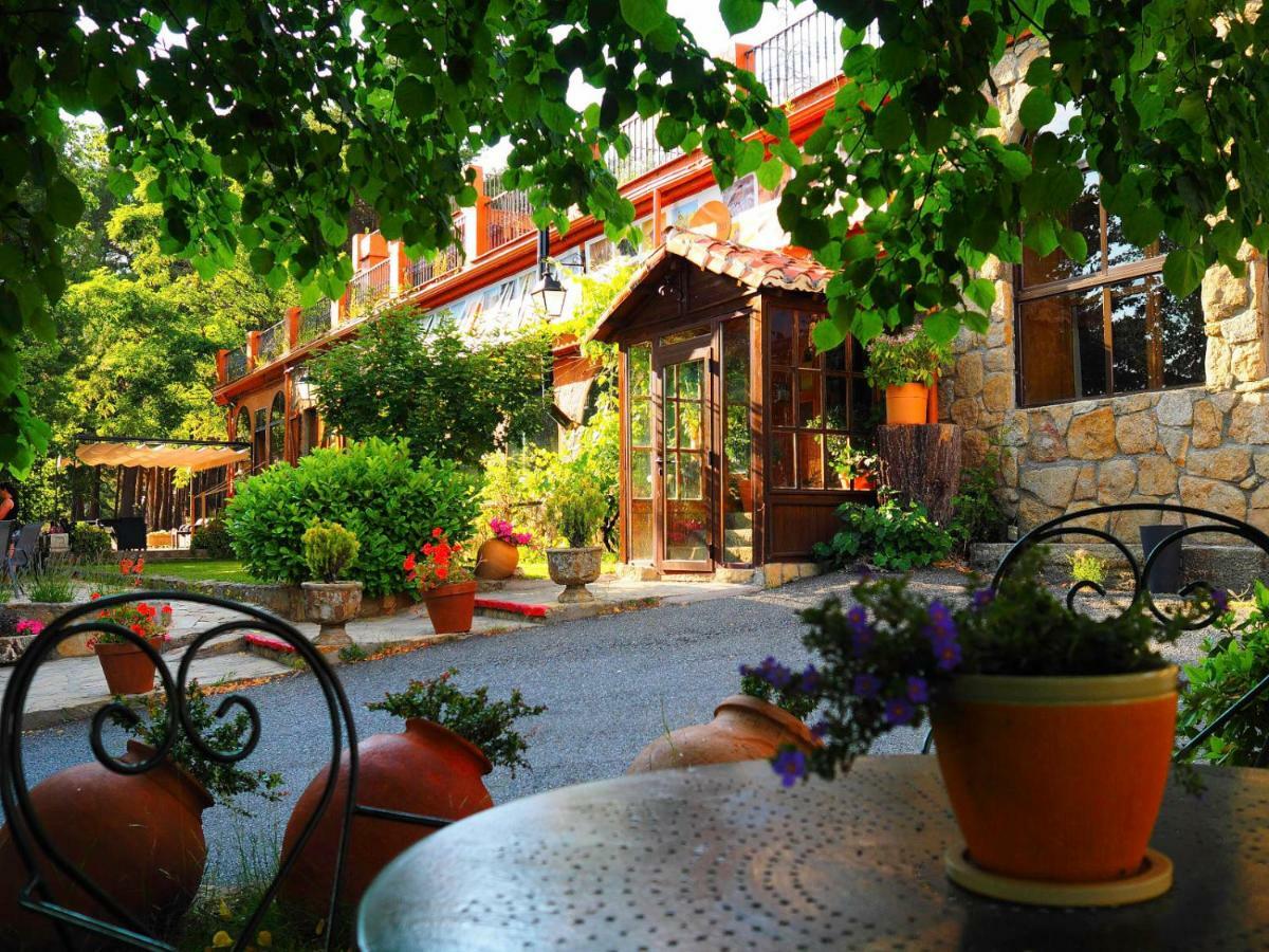 Hospedium Hostal Almanzor Navarredonda de Gredos Exterior photo
