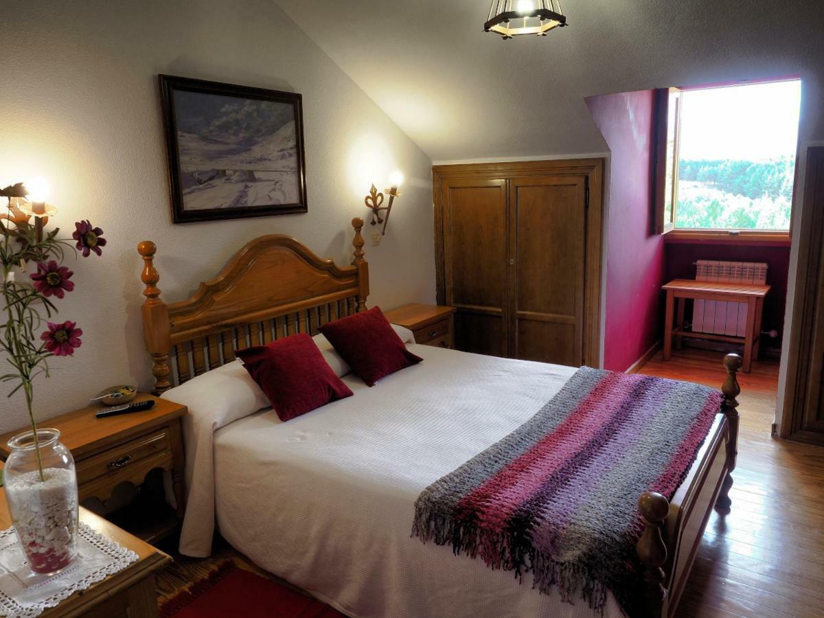 Hospedium Hostal Almanzor Navarredonda de Gredos Exterior photo